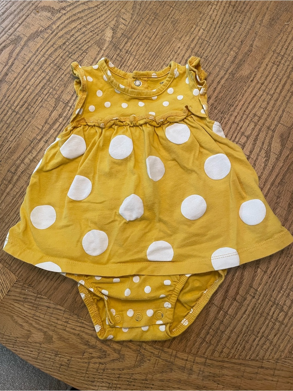4/$12 Carter’s yellow 12 month dress